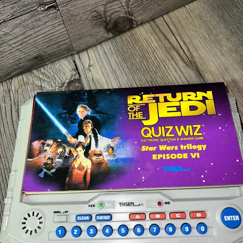 Tiger Electronic Quiz Wiz Star Wars Trilogy Episodes IV V VI Works Vintage 1997